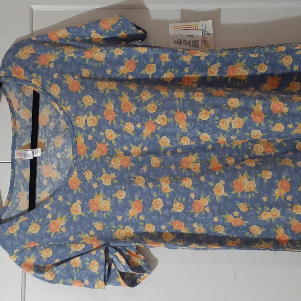 Lularoe classic tee